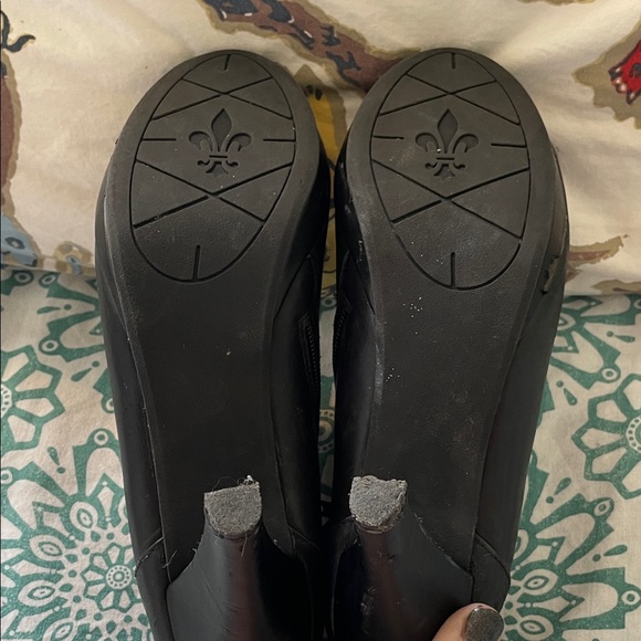 Cynthia Rowley Elegant Black Heeled Ankle Boots - Picture 7 of 10